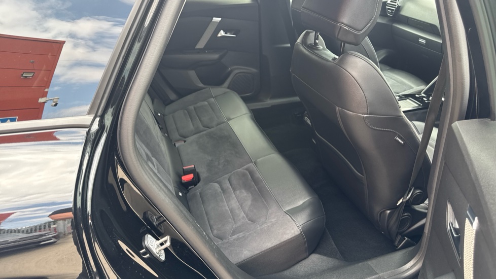Citroen C4 100kW E-series 50kWh 5dr Auto Electric Hatchback - Image 16