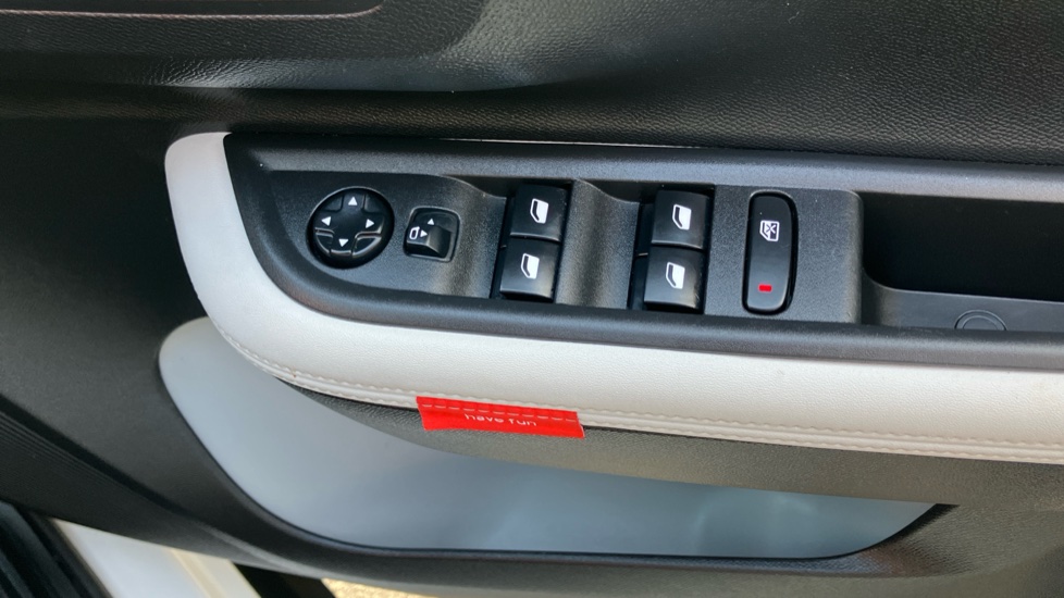 Citroen C3 83kW Max 44kWh 5dr Auto Electric Hatchback - Image 27