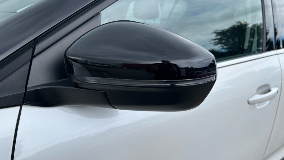Citroen C5 Aircross 1.2 PureTech C-Series Edition 5dr EAT8 Petrol Hatchback - Image 22