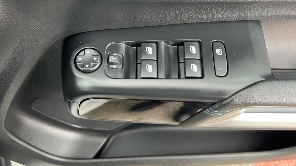 Citroen C5 Aircross 1.2 PureTech C-Series Edition 5dr EAT8 Petrol Hatchback - Image 32