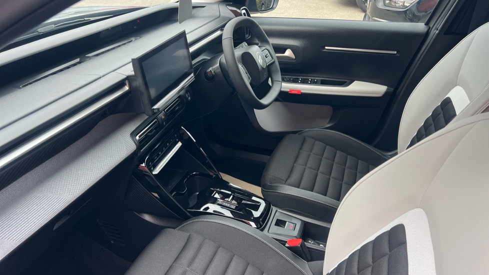 Citroen C3 Aircross 1.2 Hybrid [136] Max 5dr e-DCS6 Petrol Hatchback - Image 9