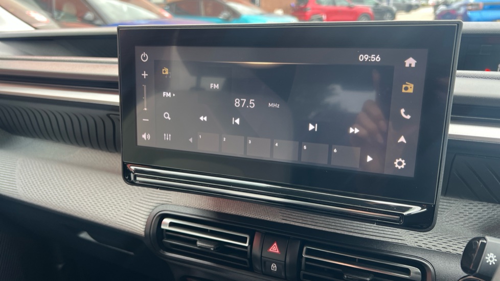 Citroen C3 Aircross 1.2 Hybrid [136] Max 5dr e-DCS6 Petrol Hatchback - Image 27