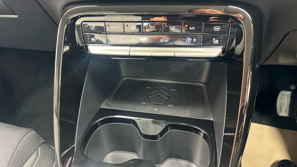 Citroen C3 Aircross 1.2 Hybrid [136] Max 5dr e-DCS6 Petrol Hatchback - Image 32