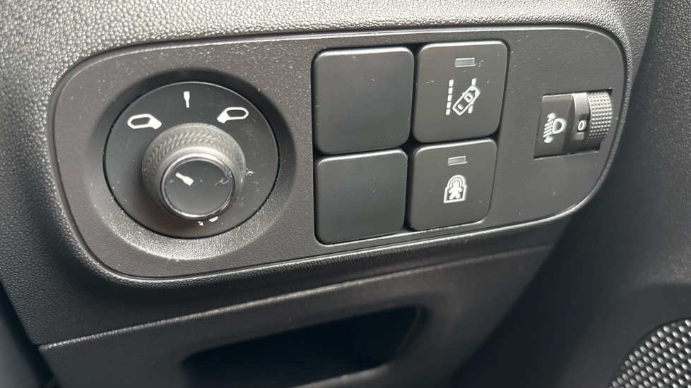 Citroen C3 1.2 PureTech 83 Flair 5dr Petrol Hatchback - Image 30