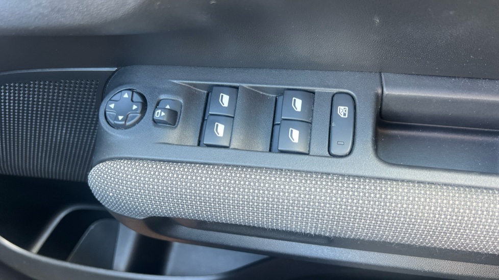 Citroen C3 Aircross 1.2 PureTech 110 You 5dr Petrol Hatchback - Image 28