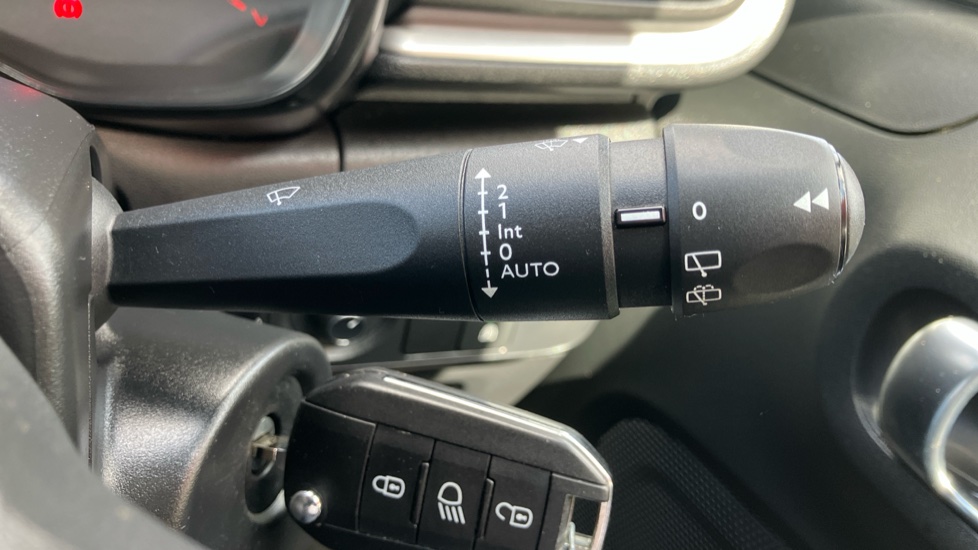 Citroen C3 1.2 PureTech 110 Plus 5dr EAT6 Petrol Hatchback - Image 30