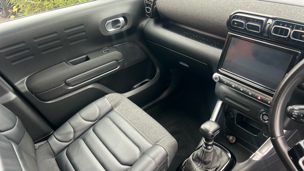 Citroen C3 Aircross 1.2 PureTech 110 Shine Plus 5dr Petrol Hatchback - Image 14