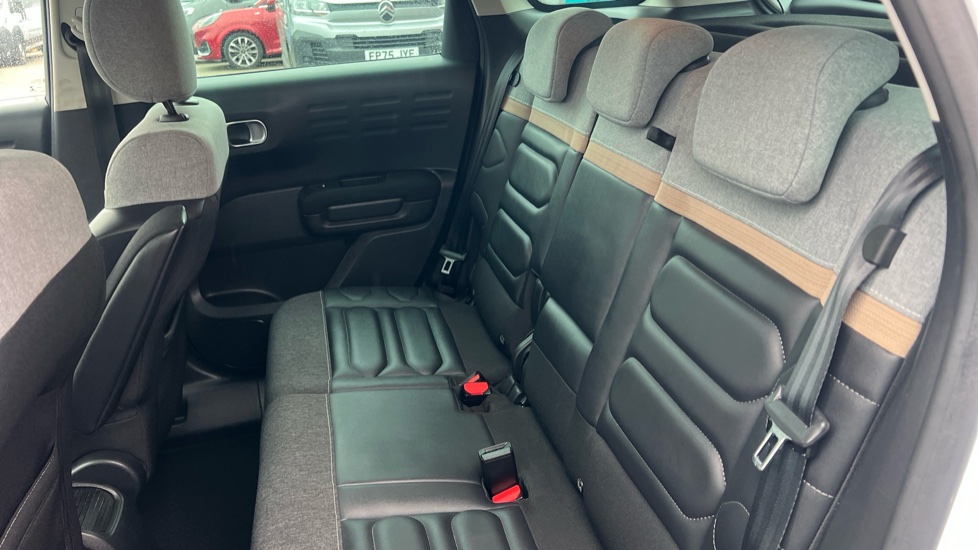 Citroen C3 Aircross 1.2 PureTech 110 Shine Plus 5dr Petrol Hatchback - Image 16