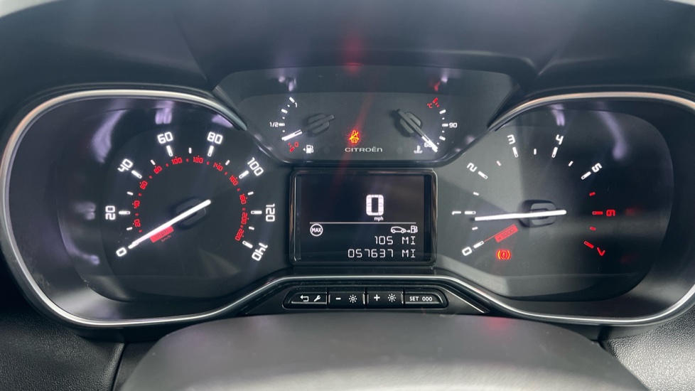 Citroen C3 Aircross 1.2 PureTech 110 Shine Plus 5dr Petrol Hatchback - Image 18