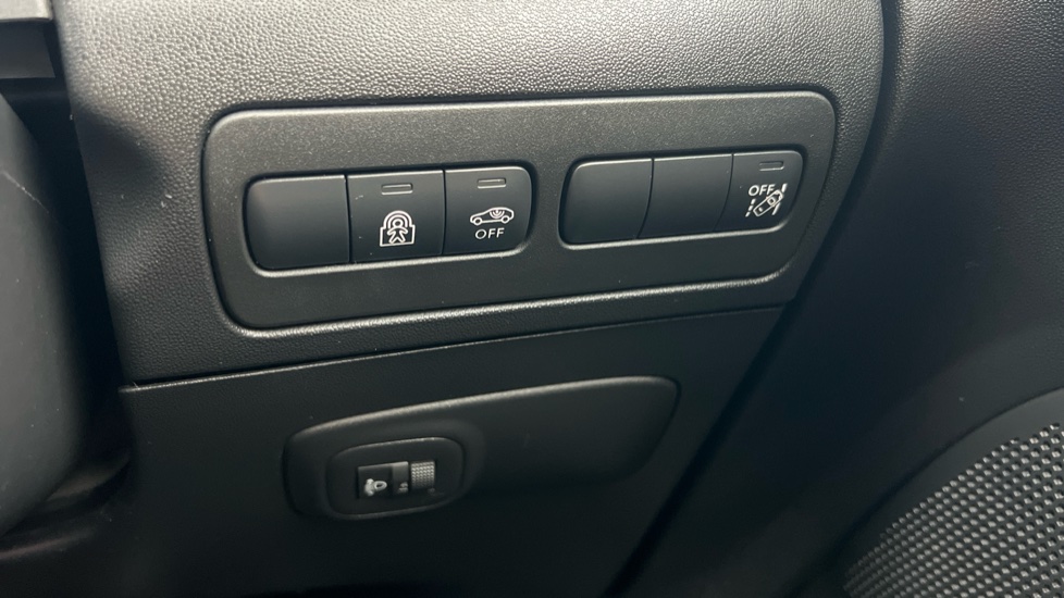 Citroen C3 Aircross 1.2 PureTech 110 Shine Plus 5dr Petrol Hatchback - Image 26