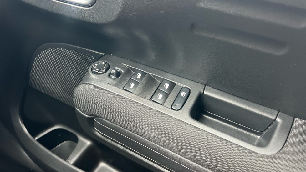 Citroen C3 Aircross 1.2 PureTech 110 Shine Plus 5dr Petrol Hatchback - Image 27