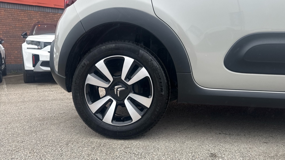 Citroen C3 1.2 PureTech Plus 5dr Petrol Hatchback - Image 7