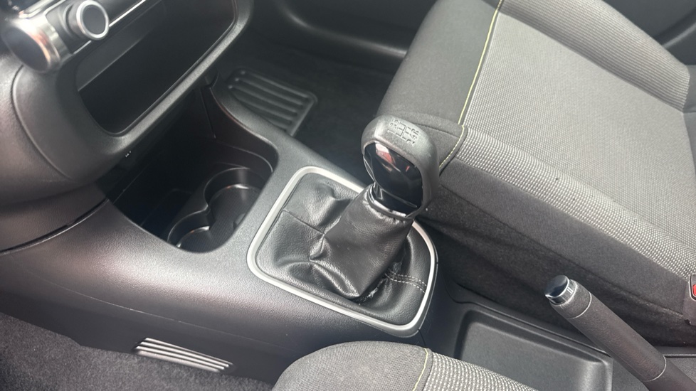 Citroen C3 1.2 PureTech Plus 5dr Petrol Hatchback - Image 13