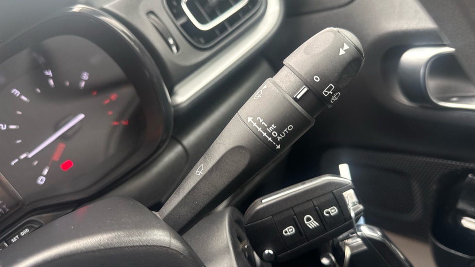 Citroen C3 1.2 PureTech Plus 5dr Petrol Hatchback - Image 32