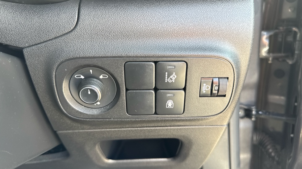 Citroen C3 1.2 PureTech 83 Flair Plus 5dr Petrol Hatchback - Image 25