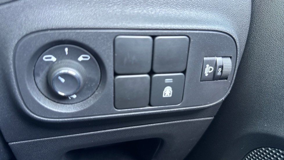 Citroen C3 1.2 PureTech C-Series Edition 5dr Petrol Hatchback - Image 26