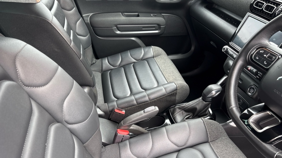 Citroen C3 Aircross 1.2 PureTech 130 Max 5dr EAT6 Petrol Hatchback - Image 14