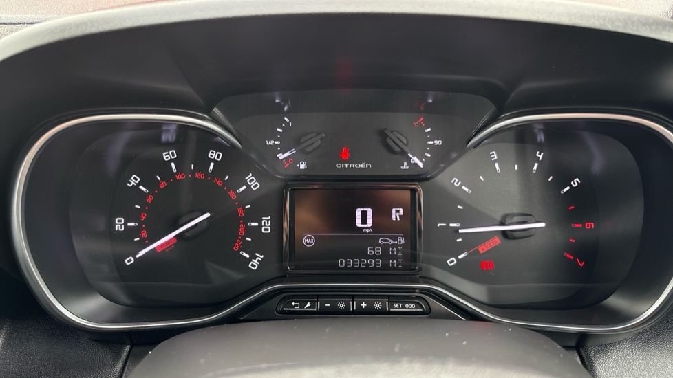 Citroen C3 Aircross 1.2 PureTech 130 Max 5dr EAT6 Petrol Hatchback - Image 18