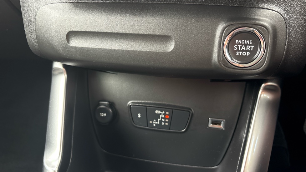 Citroen C3 Aircross 1.2 PureTech 130 Max 5dr EAT6 Petrol Hatchback - Image 32