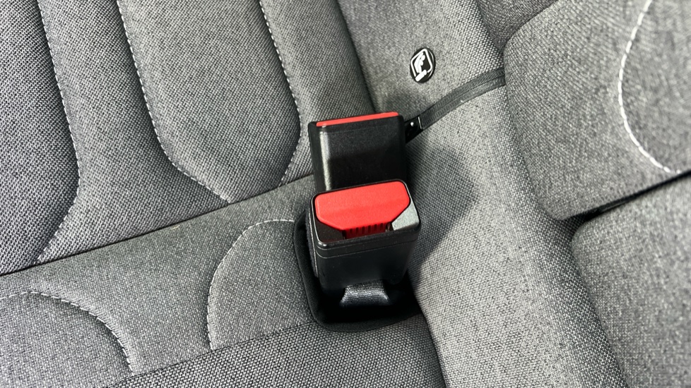 Citroen C4 1.2 PureTech [130] Shine 5dr Petrol Hatchback - Image 17