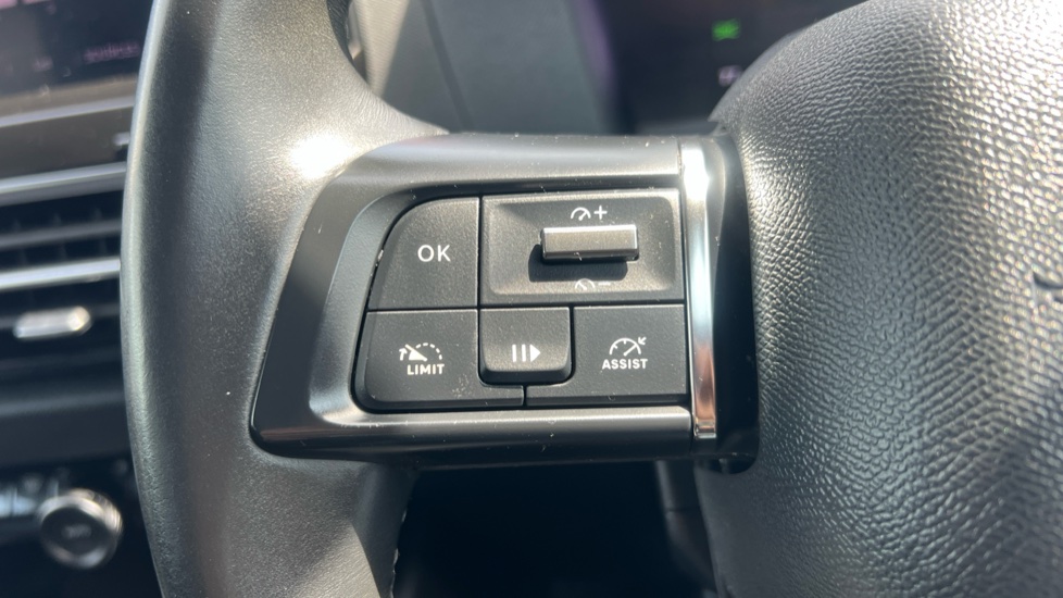 Citroen C4 1.2 PureTech [130] Shine 5dr Petrol Hatchback - Image 21