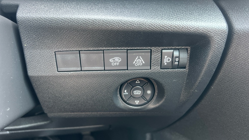 Citroen C4 1.2 PureTech [130] Shine 5dr Petrol Hatchback - Image 25
