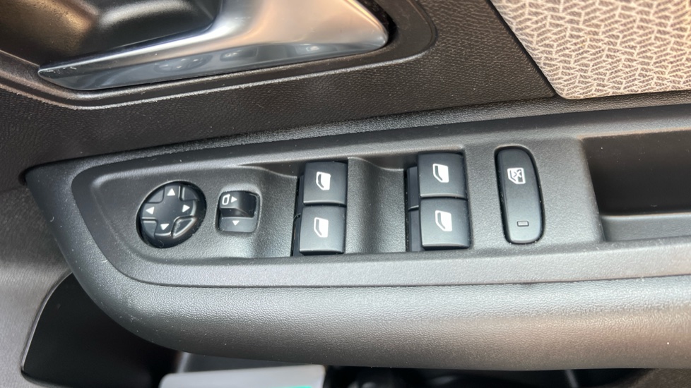 Citroen C4 1.2 PureTech [130] Shine 5dr Petrol Hatchback - Image 26