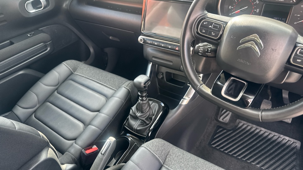 Citroen C3 Aircross 1.2 PureTech 110 Shine Plus 5dr Petrol Hatchback - Image 14