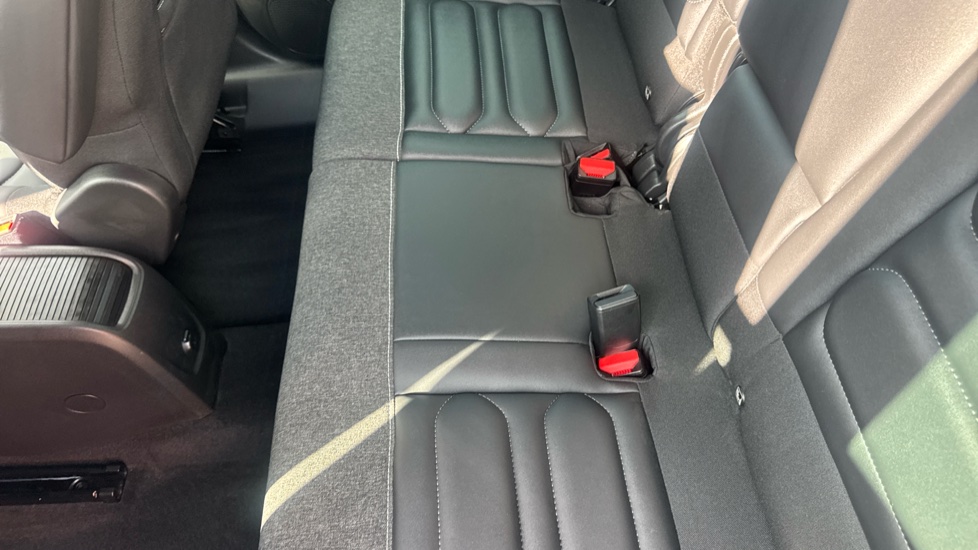 Citroen C3 Aircross 1.2 PureTech 110 Shine Plus 5dr Petrol Hatchback - Image 17