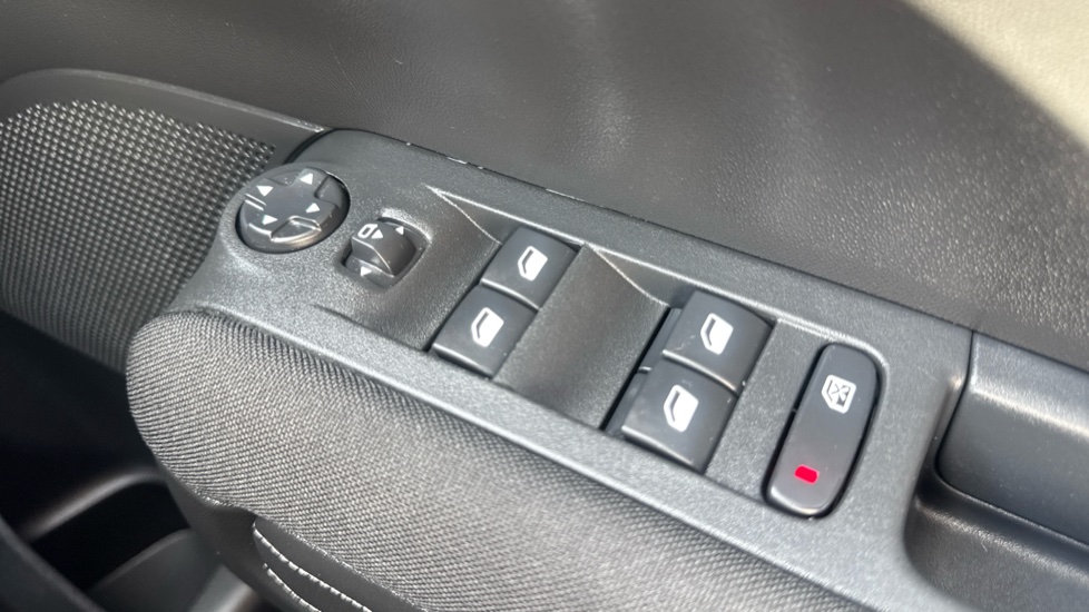 Citroen C3 Aircross 1.2 PureTech 110 Shine Plus 5dr Petrol Hatchback - Image 26