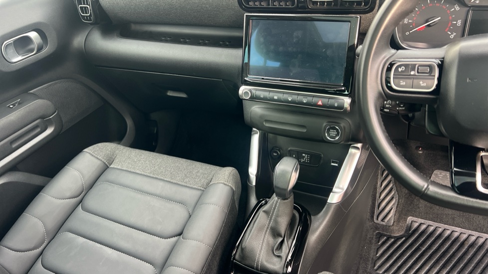 Citroen C3 Aircross 1.2 PureTech 130 Shine Plus 5dr EAT6 Petrol Hatchback - Image 14