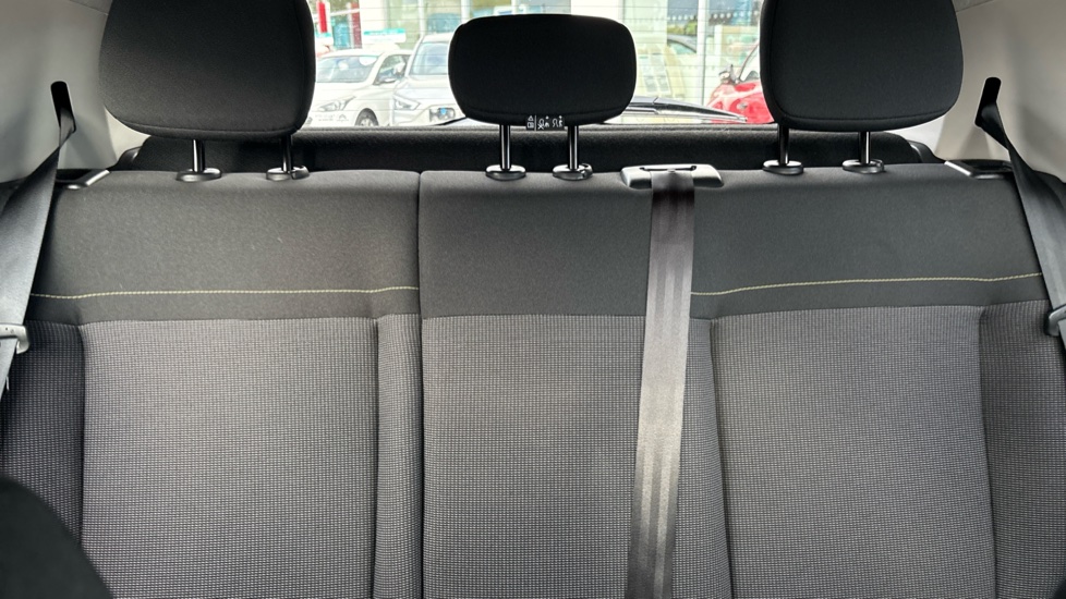 Citroen C3 1.2 PureTech Plus 5dr Petrol Hatchback - Image 15