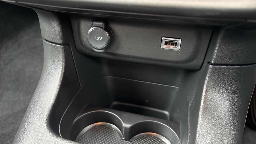 Citroen C3 1.2 PureTech Plus 5dr Petrol Hatchback - Image 19