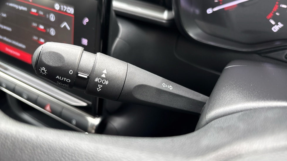 Citroen C3 1.2 PureTech Plus 5dr Petrol Hatchback - Image 28