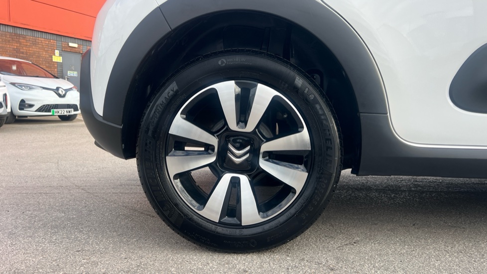 Citroen C3 1.2 PureTech Plus 5dr Petrol Hatchback - Image 7