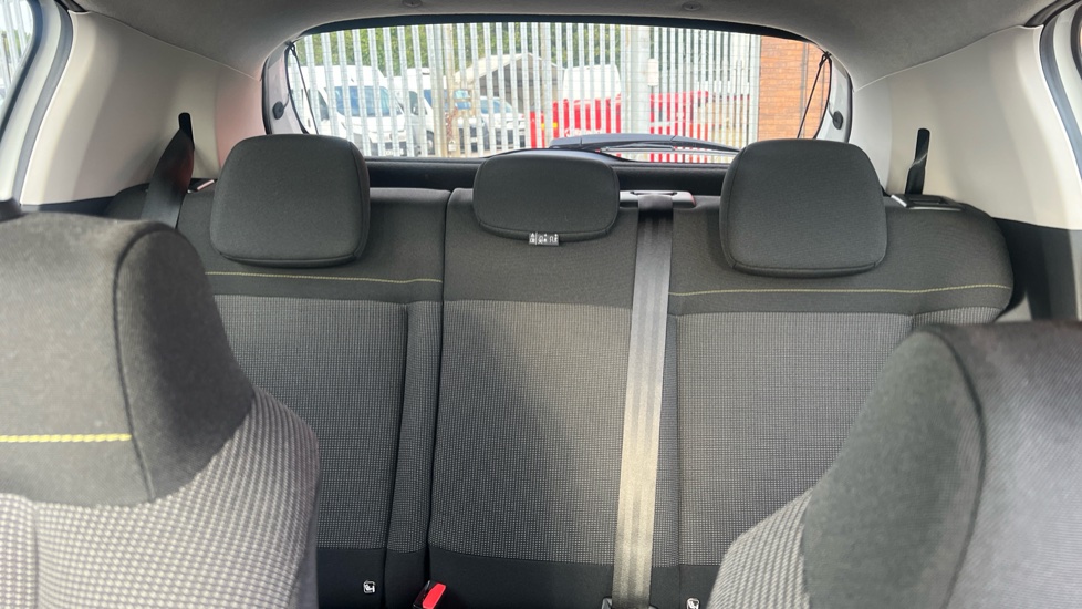 Citroen C3 1.2 PureTech Plus 5dr Petrol Hatchback - Image 15