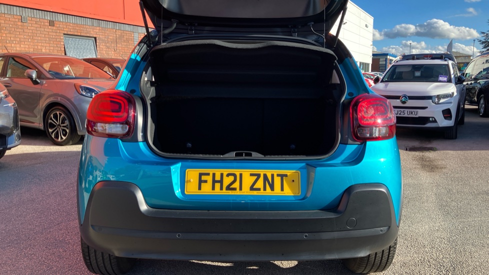 Citroen C3 1.2 PureTech Shine 5dr Petrol Hatchback - Image 4
