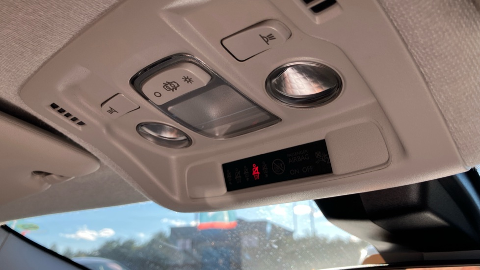 Citroen C3 1.2 PureTech Shine 5dr Petrol Hatchback - Image 31
