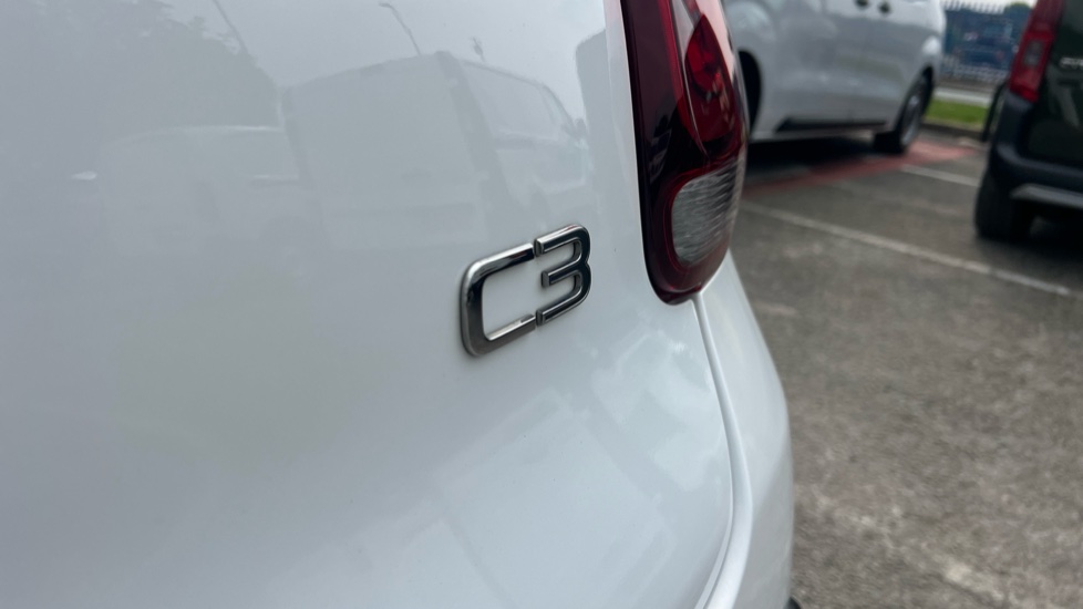 Citroen C3 1.2 PureTech C-Series Edition 5dr Petrol Hatchback - Image 8