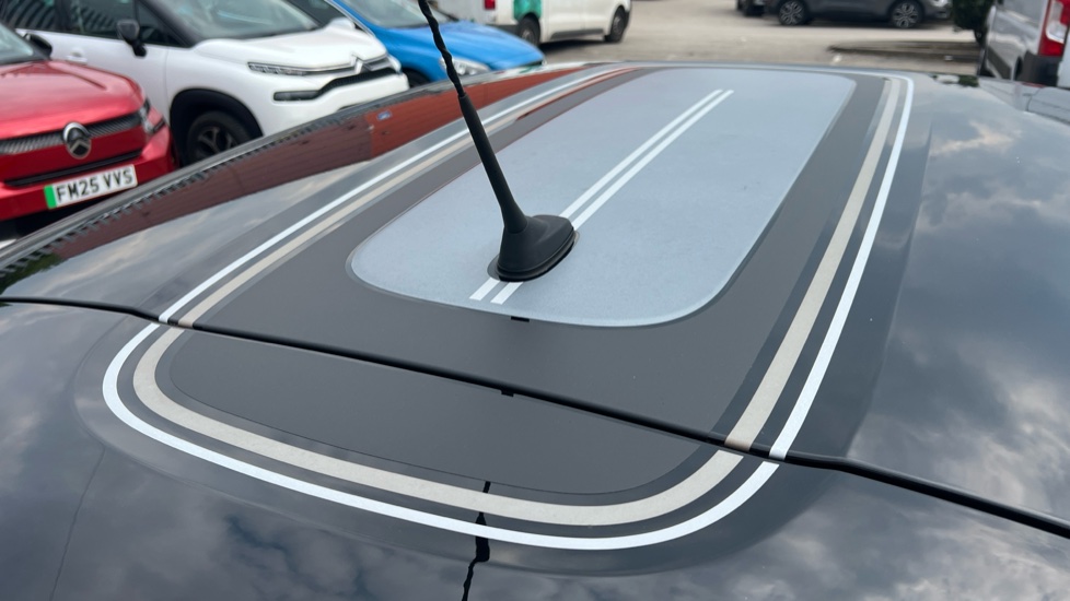 Citroen C3 1.2 PureTech C-Series Edition 5dr Petrol Hatchback - Image 19