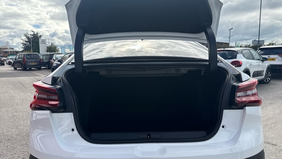 Citroen C4 X 100kW Shine Plus 50kWh 4dr Auto Electric Saloon - Image 4