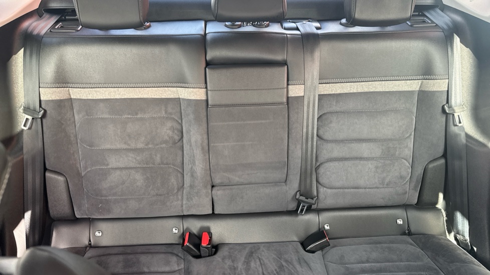 Citroen C4 X 100kW Shine Plus 50kWh 4dr Auto Electric Saloon - Image 15