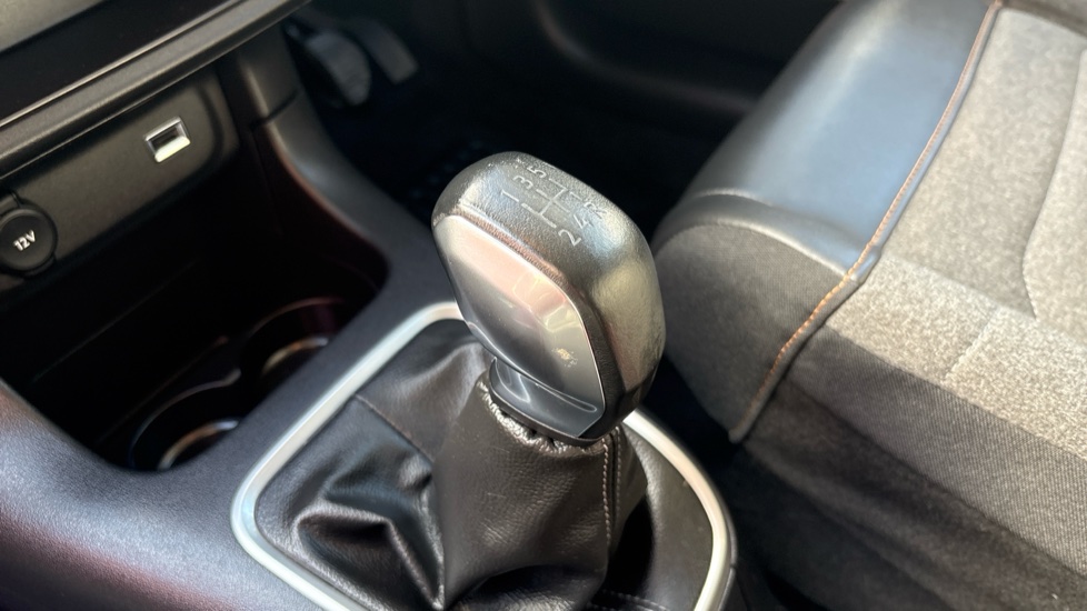 Citroen C3 1.2 PureTech Shine Plus 5dr Petrol Hatchback - Image 13