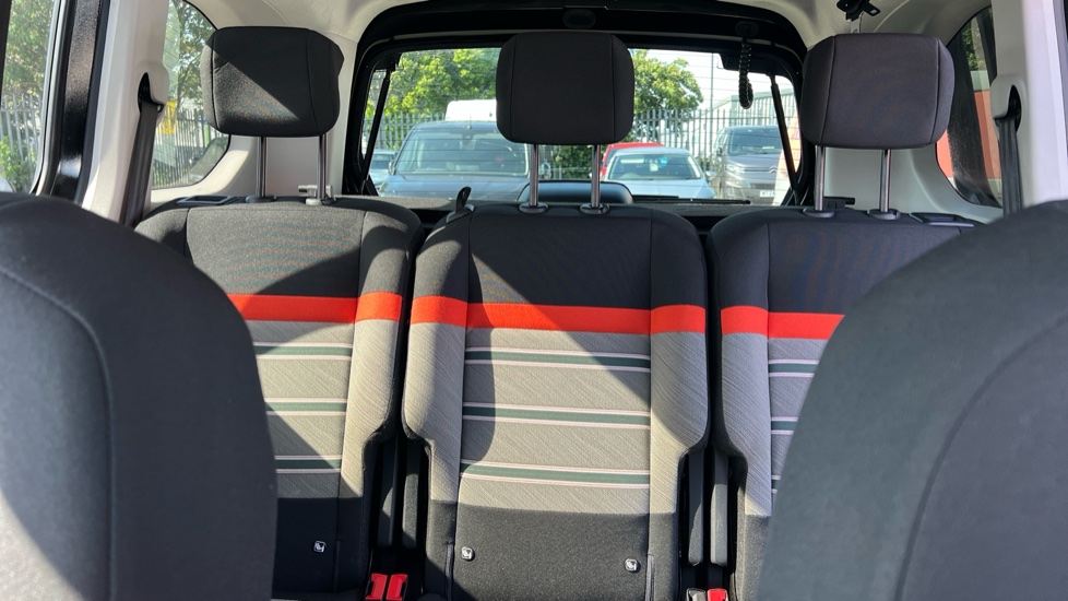 Citroen Berlingo 100kW Flair XTR M 50kWh 5dr Auto Electric Estate - Image 15