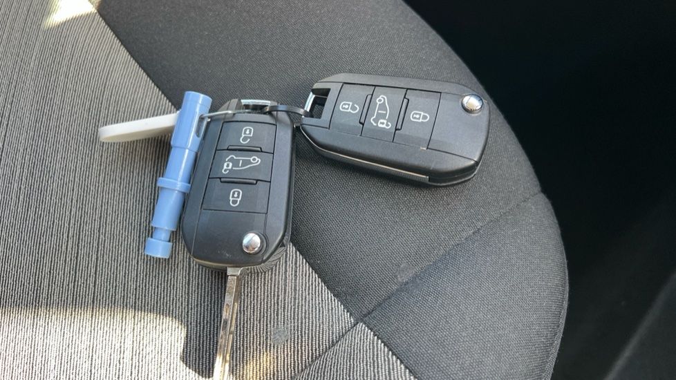 Citroen Berlingo 100kW Flair XTR M 50kWh 5dr Auto Electric Estate - Image 20