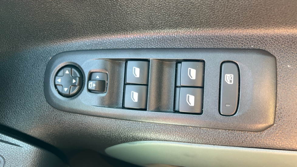 Citroen Berlingo 100kW Flair XTR M 50kWh 5dr Auto Electric Estate - Image 26