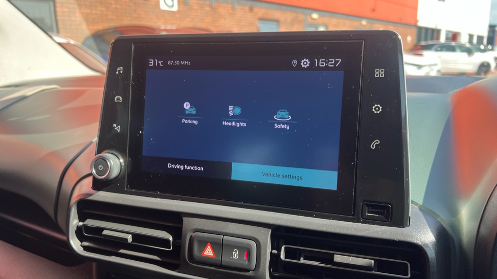 Citroen Berlingo 100kW Flair XTR M 50kWh 5dr Auto Electric Estate - Image 28
