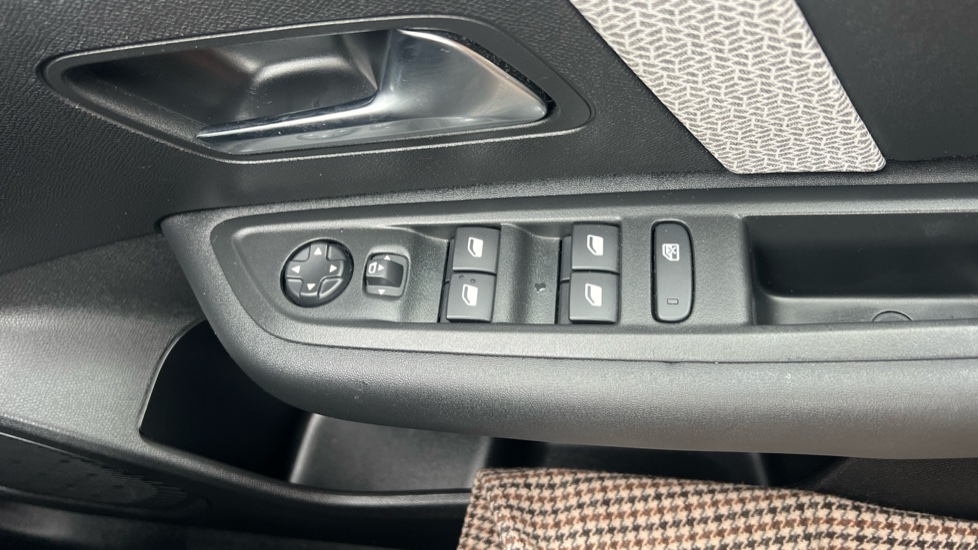 Citroen C4 1.2 PureTech [130] Plus 5dr Auto Petrol Hatchback - Image 27