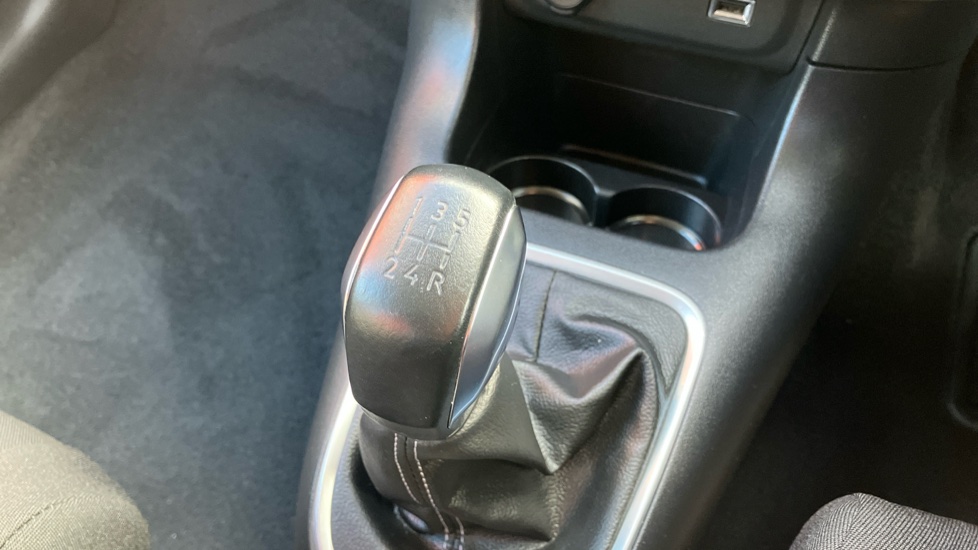 Citroen C3 1.2 PureTech 83 Flair Plus 5dr Petrol Hatchback - Image 13