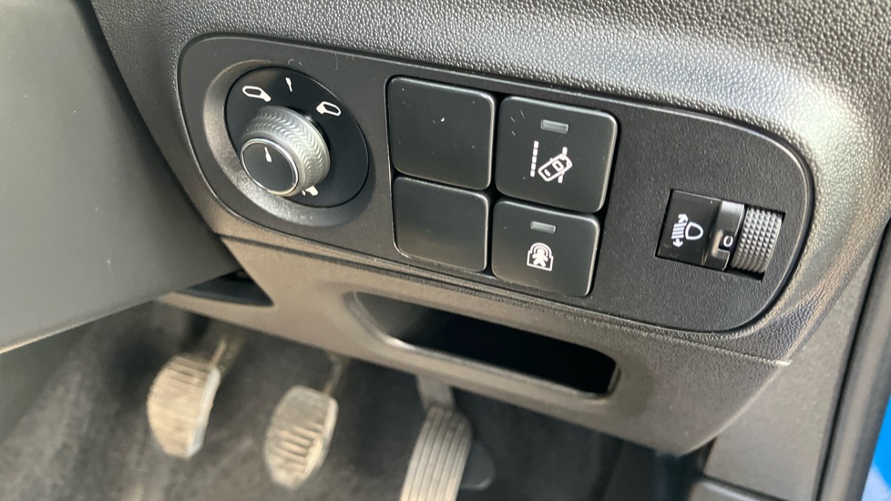 Citroen C3 1.2 PureTech 83 Flair Plus 5dr Petrol Hatchback - Image 25